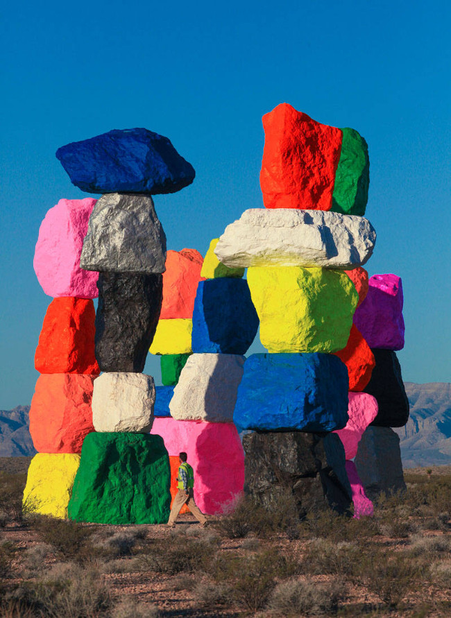 Walking along with the seven most beautiful magic mountains on earth Picture 3