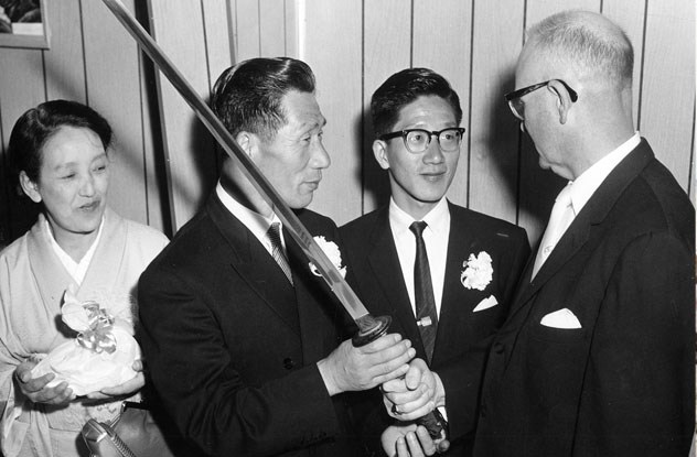 War and 10 inspirational stories live Picture 5