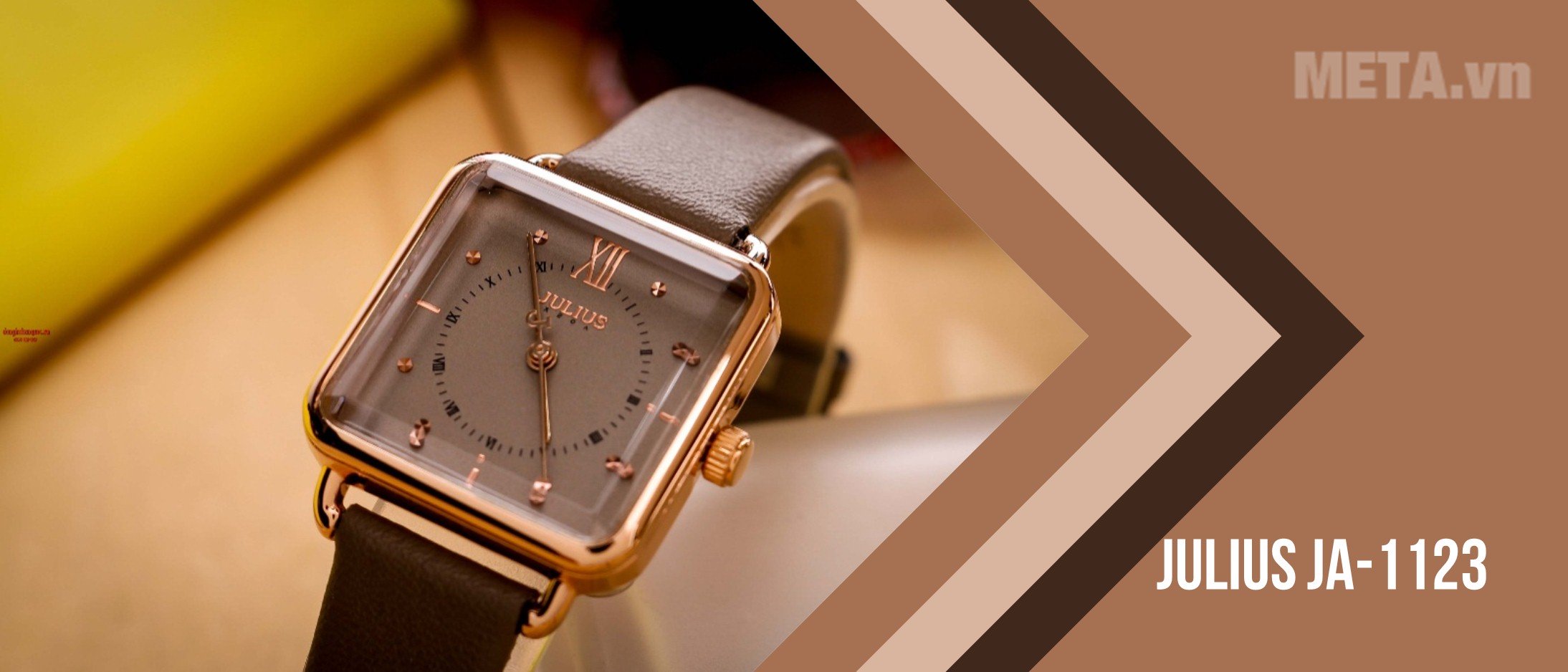 What color is Destiny's contract? Picture 19