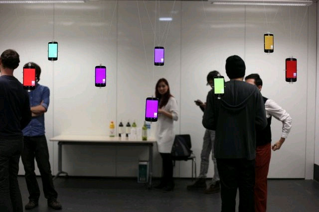 What color is the Wi-Fi wave? Picture 9