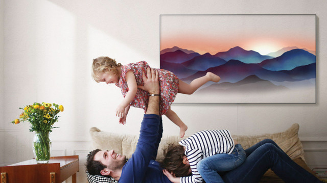 What does the Q in QLed of Samsung TV mean? Picture 3