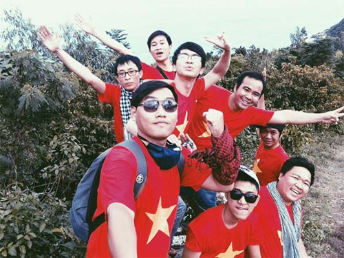 What is selfie? What is wefie? How is Selfie different from Wefie? Picture 3