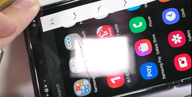 What is the true durability of Samsung Galaxy Z Flip after this horrific torture? Picture 1