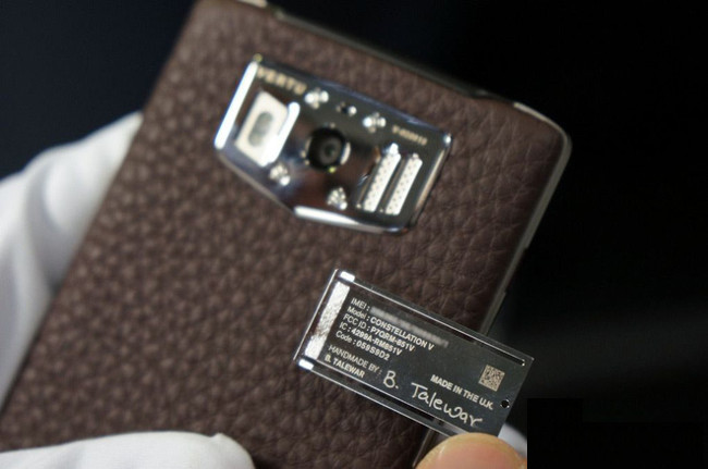 What makes Vertu phones the most expensive brand in the world? Picture 7