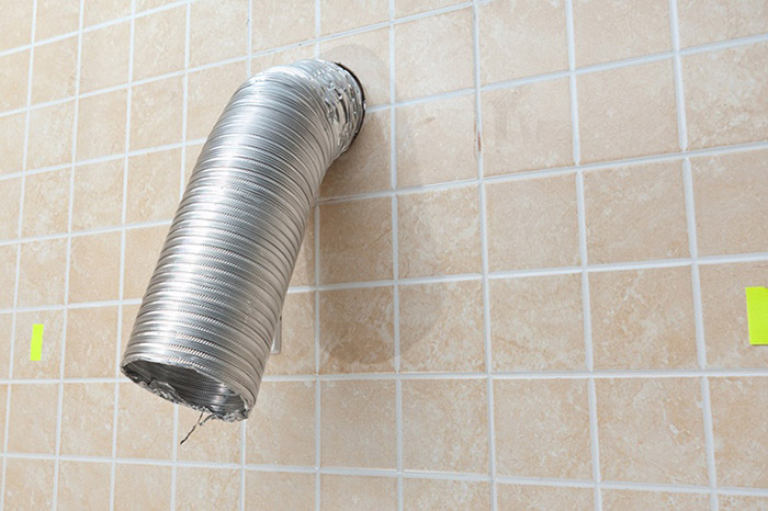 What should be noted when installing the hood? Picture 4