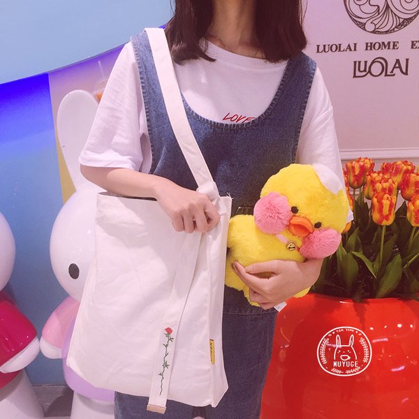 What type of bag do you usually wear? That will reveal the personality inside you Picture 4