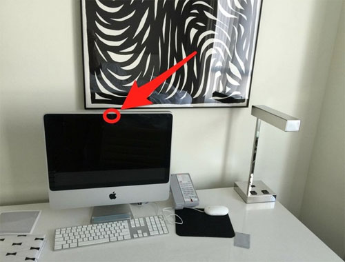 What will a top hacker do with a hotel computer? Picture 1