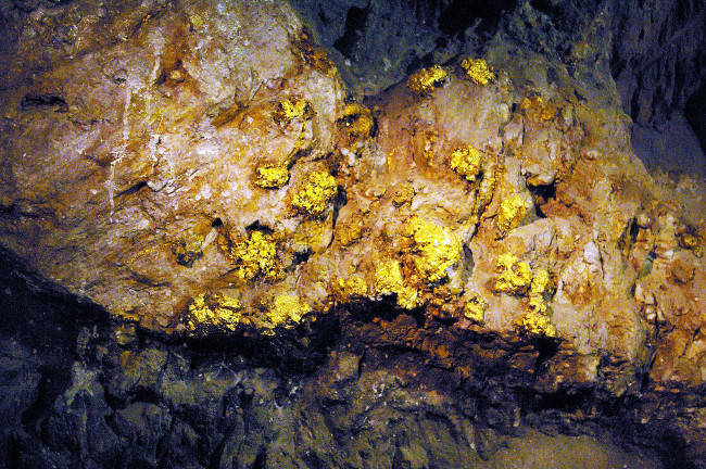 Where does gold on Earth come from? Picture 1