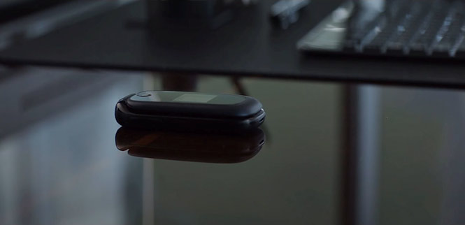 Which phones do Marvel superheroes use? Picture 8