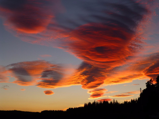 White rainbow, glowing sky, thunder storm and the most bizarre weather phenomena in the past year! Picture 23