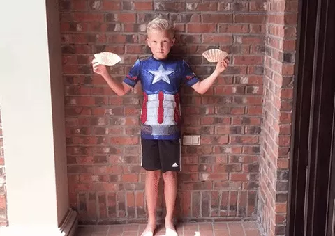 Why can this man jump from 7,600 meters to the ground without parachutes Picture 2