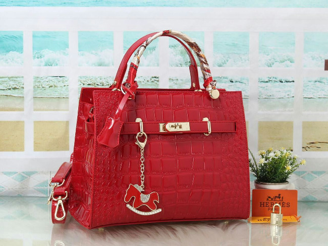 Why is the Hermès Birkin bag worth billions? Picture 2