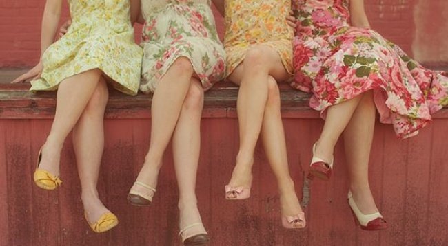 Why should we never sit cross-legged? Picture 3