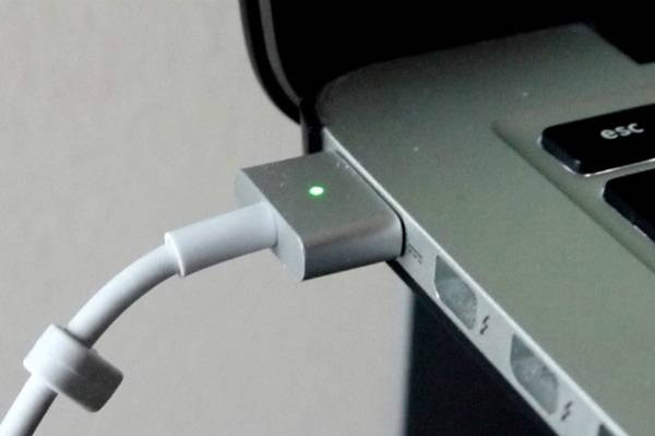 Why shouldn't the charger cable be repaired when they are damaged? Picture 2