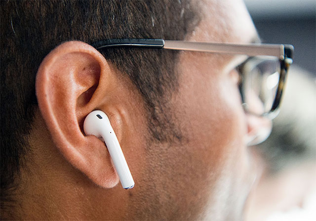 Will new AirPods be available in black? Picture 1
