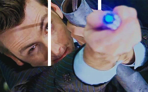 With just two vertical lines, this GIF image has turned into an impressive 3-dimensional image like this Picture 15