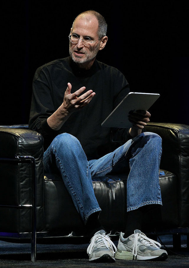 Working as an engineer for 15 years at Apple, but when it comes to demoing Steve Jobs products like this Picture 2