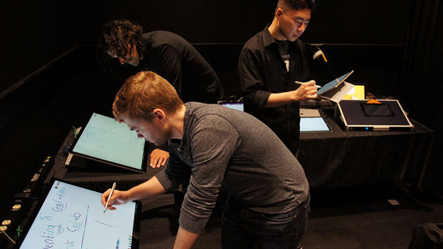 Write together and watch in real time with Microsoft Whiteboard Picture 1
