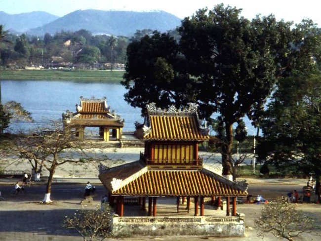 You know how many places are printed on Vietnamese currency Picture 16