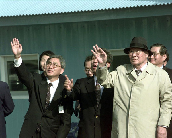 Young beggars, stealing money to start a career of the father of Hyundai group Picture 6