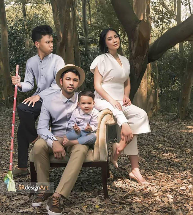 Young man has a close relationship with many famous people thanks to ... Photoshop resources Picture 19