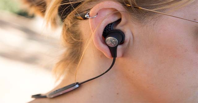 10 Models of Sports Headphones Worth Buying 2019