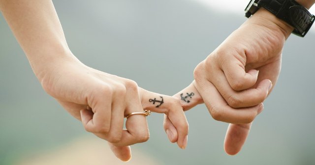 10 Studies of Love Psychology You May Not Know