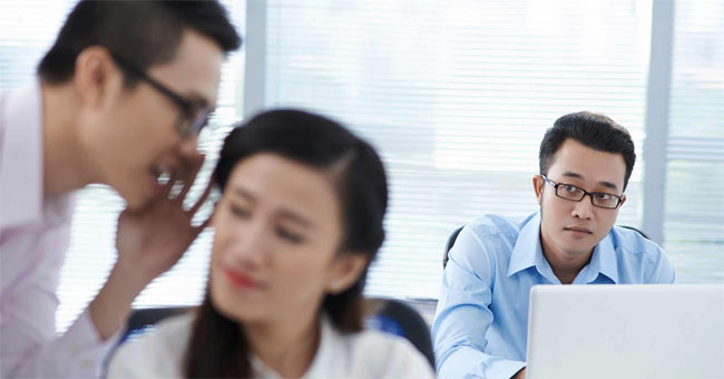 15 Extremely Dangerous Types of Colleagues Need to Stay Away