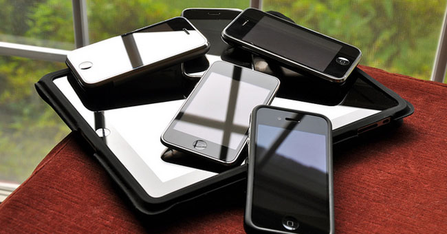 19 Great Ideas to Take Advantage of Old Smartphones