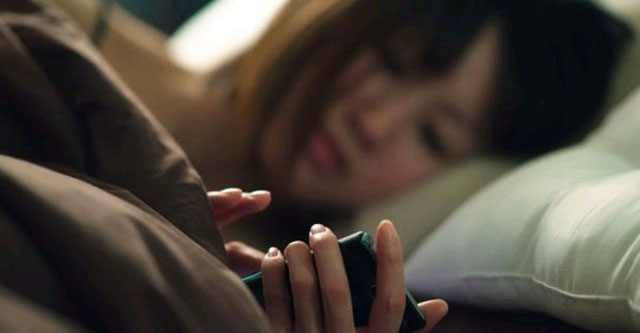 3 Reasons You Should Not Sleep with the Phone