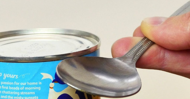 4 Simple Ways to Open the Lid of Food Cans When There Is No Opener