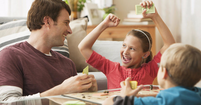 4 Unique Games That Help Children Increase Their Thinking Ability