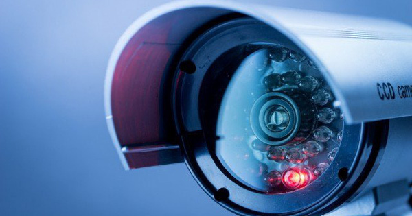 5 Signs That Your Home Security Camera Is Being Hacked Along with