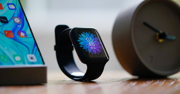 Actual Photo of Oppo Watch: Brothers 'Different Father' with
