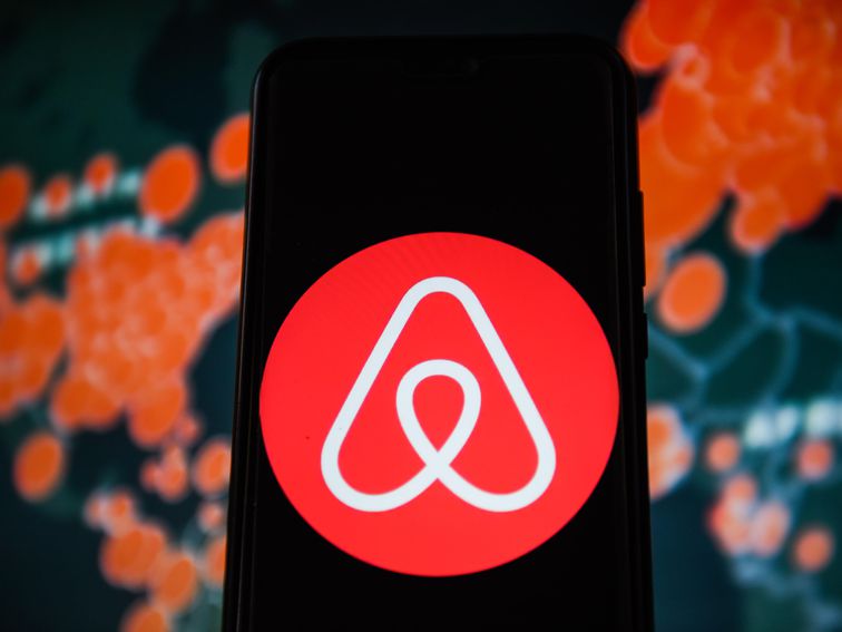 Airbnb Raising $1B to Support Company During Coronavirus