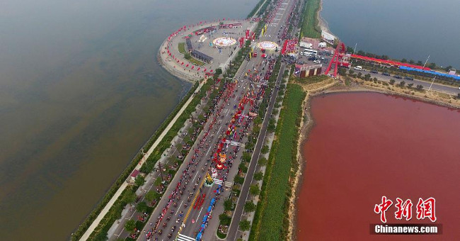Ancient Salt Lake Suddenly Turned Pink Full of Mystery in China