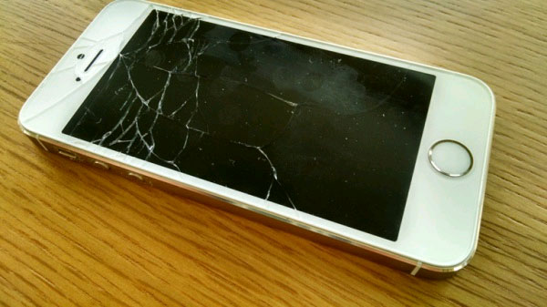 Apple Allows Replacing iPhone 5s Screen
