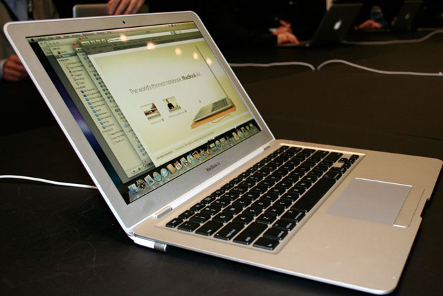 Apple Equipped with Sandy Bridge Processor for MacBook?