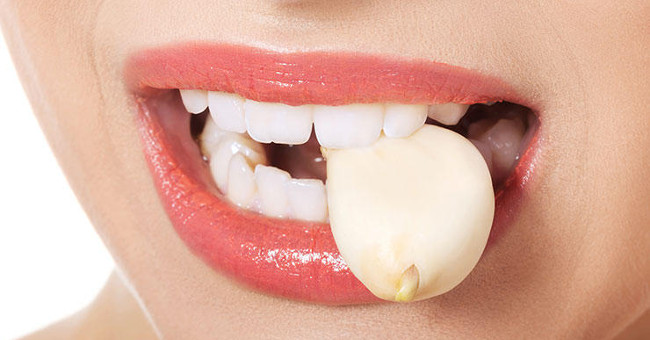 Apple Juice, Peppermint, Lettuce Can Defuse Bad Breath Symptoms