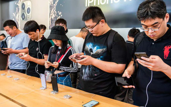 Apple, Microsoft, Google Seek to Move Production to Vietnam, but