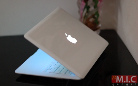 Beat the Laptop Box Like MacBook Air