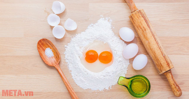 Buy a Portable Egg Whisk or a Table Whisk