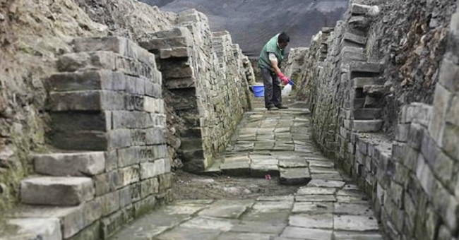China: Archaeologists Discover the Lost Temple After 1000 Years