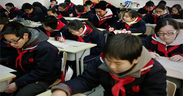 Chinese Schools Are Using 'Smart Uniforms' to Monitor Students' Activities at School