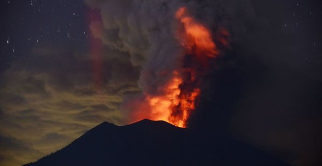 Close up of the Agung Volcano in Bali Erupts 4000m Smoke Pillars