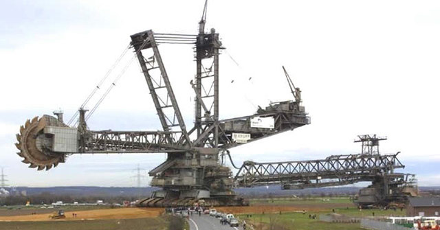 Close-up of the World's Largest Excavator Super Monster, Weighing up to