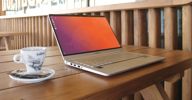 Compare 2 Websites to Download Linux Flathub and Snap Store