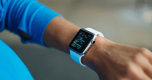 Compare Fitbit and Apple Watch