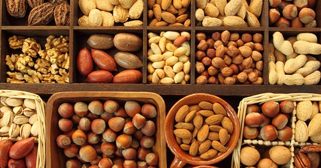 Consume a Small Amount of Walnuts, Chestnuts and Nuts Every Day to Reduce Obesity and Cancer Risk