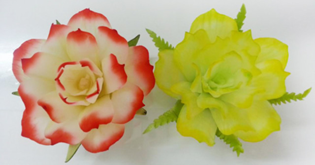 Decorate the Mid-autumn Fruit Tray with Roses, Chrysanthemum, Water
